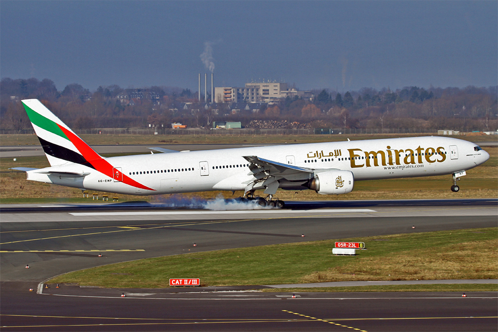 boeing-777-300-51 emirates