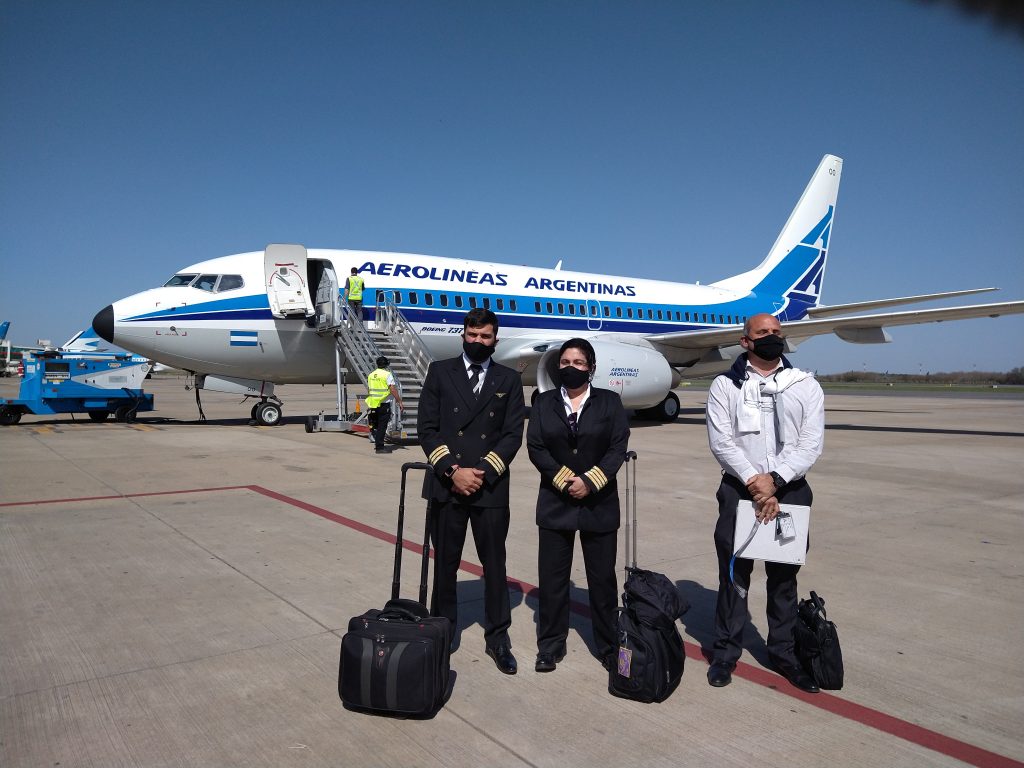 HISTORIA CON ALAS. EL BOEING 737/700NG DE AEROLINEAS ARGENTINAS LIVERY RETRO  LLEGO A EZEIZA. VIDEO, ENTREVISTAS. - Aviación en Argentina